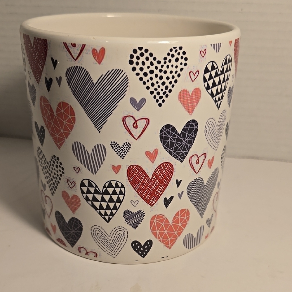 Heart‎ Patterned Ceramic Mug - Picture 4 of 6